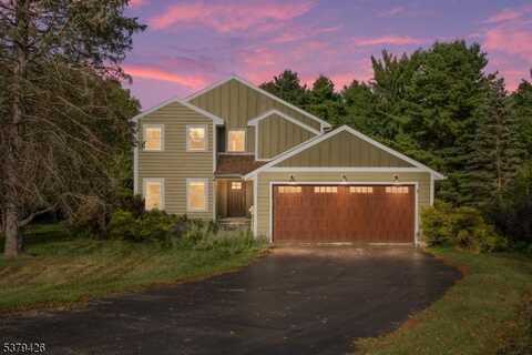 12 Thunder Dr, Vernon, NJ 07418