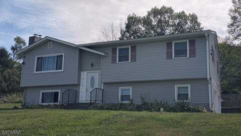 8 Nimbus Dr, Vernon, NJ 07462