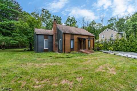 6 Park Ave, Montville, NJ 07082