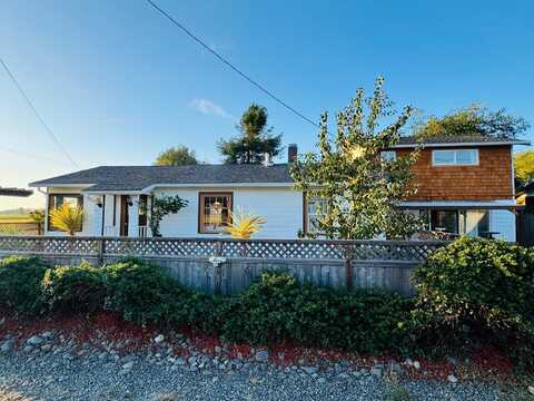 1467 Rose Avenue, Ferndale, CA 95536
