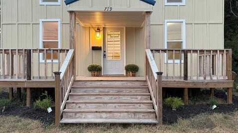 719 W Olive Street, Bolivar, MO 65613