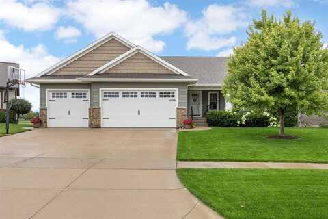 657 Oak Park Cir, Marion, IA 52302