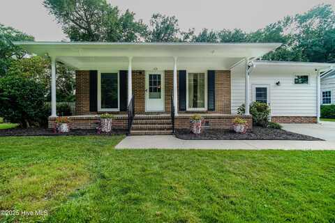 103 Brookdale Plaza, Jacksonville, NC 28546