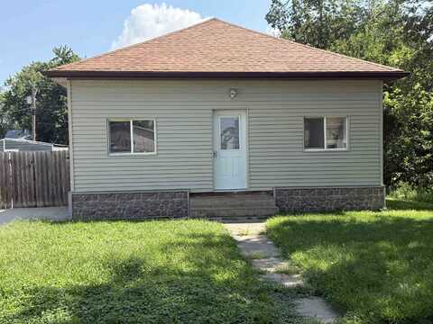 706 Douglas, Yankton, SD 57078