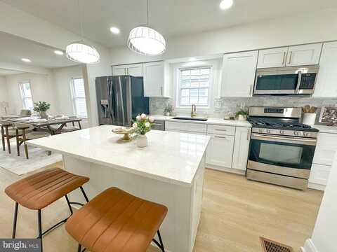 209 MAIN ST, DUNDALK, MD 21222