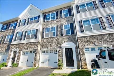 304 Stonewood Lane, Hellertown Boro, PA 18055