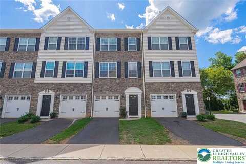 304 Stonewood Lane, Hellertown Boro, PA 18055