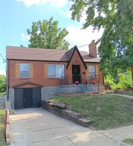 806 Rolwes Avenue, Ferguson, MO 63135