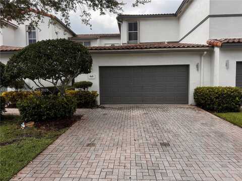 876 W Spinnaker Dr W, Hollywood, FL 33019