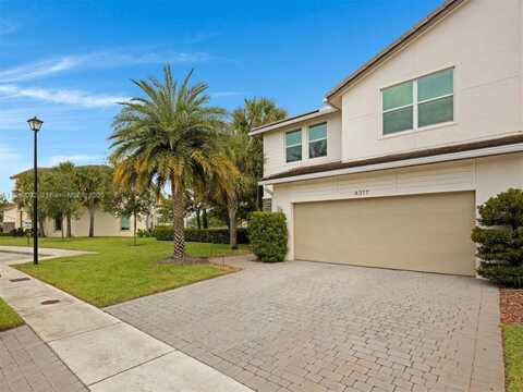 4317 Lago Dr, Deerfield Beach, FL 33064