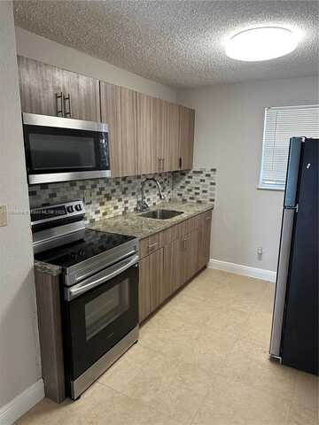 1541 NW 2nd St, Pompano Beach, FL 33069