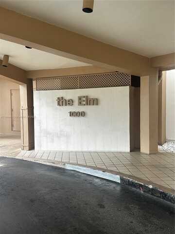 1000 Saint Charles Pl, Pembroke Pines, FL 33026