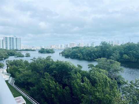 16385 Biscayne Blvd, North Miami Beach, FL 33160