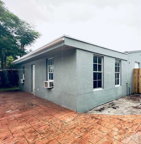1185 NW 125th St, North Miami, FL 33168