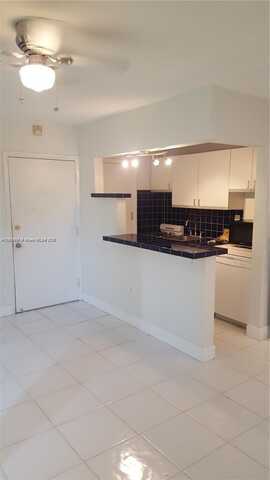 6310 SW 79th St, South Miami, FL 33143