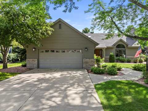14580 W Fieldpointe Dr, New Berlin, WI 53151