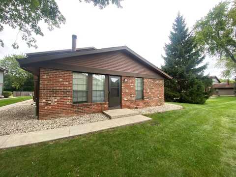 6936 N Raintree Dr, Milwaukee, WI 53223