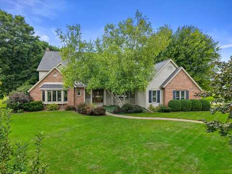 11803 N Lantern Ln, Mequon, WI 53092