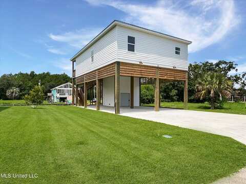 56 Good Street, Bay Saint Louis, MS 39520