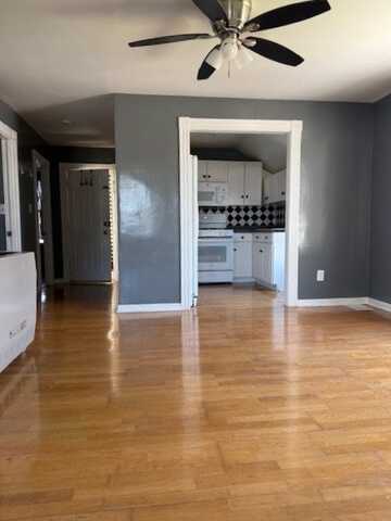 18 Mott St, Fall River, MA 02721