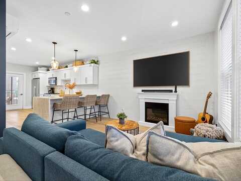 1 Coppersmith Way, Boston, MA 02128