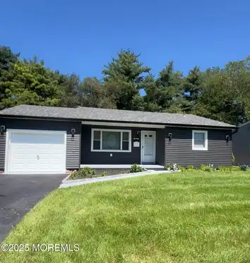 1074 Edgebrook Drive S, Toms River, NJ 08757