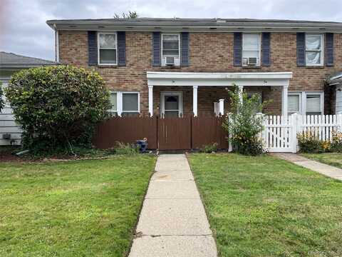 1 Pioneer Court, Ridge, NY 11961