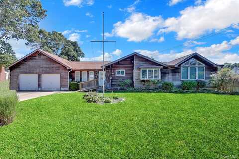 16 Flintlock Drive, Shirley, NY 11967