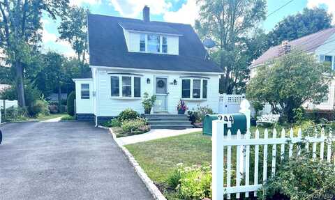 244 Crombie Street, Huntington Station, NY 11746