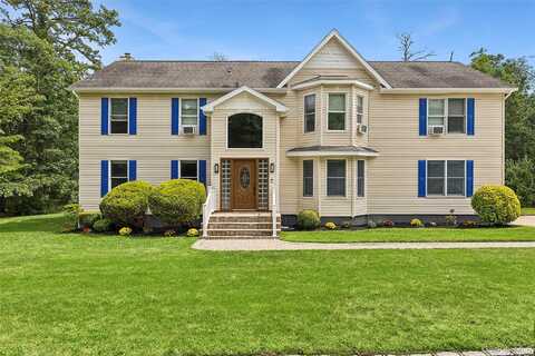 11 Grand Avenue, Yaphank, NY 11980