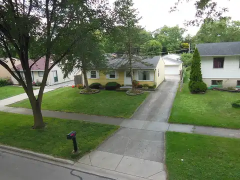 822 Parkside Avenue, West Chicago, IL 60185