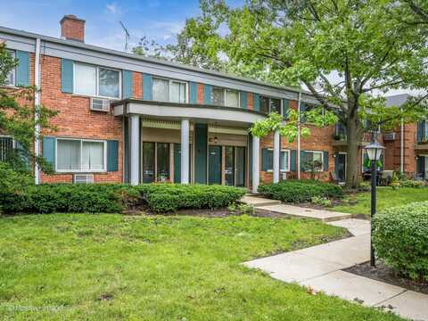 2407 S GOEBBERT Road, Arlington Heights, IL 60005