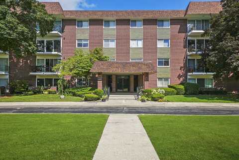 1025 S Fernandez Avenue, Arlington Heights, IL 60005