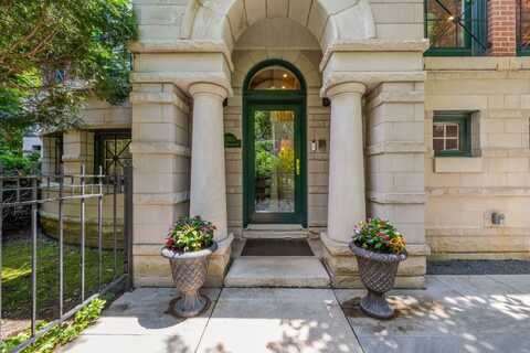 2030 N Sedgwick Street, Chicago, IL 60614