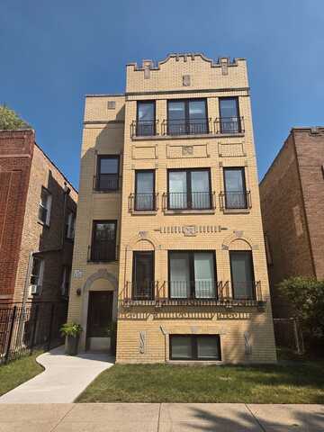 5759 N Washtenaw Avenue, Chicago, IL 60659
