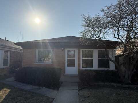 7504 LATROBE Avenue, Burbank, IL 60459