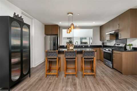 10861 Hartsook Street 1/2, North Hollywood, CA 91601
