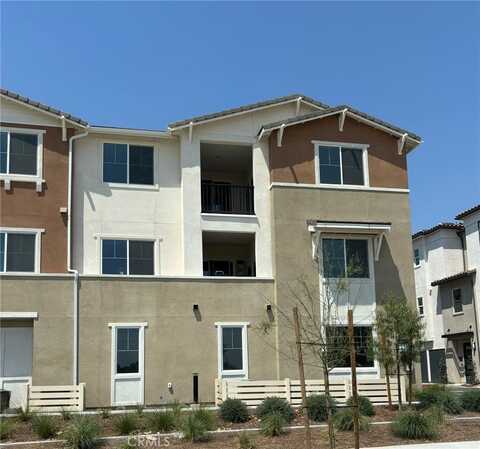 6136 Valentina Way, Eastvale, CA 92880