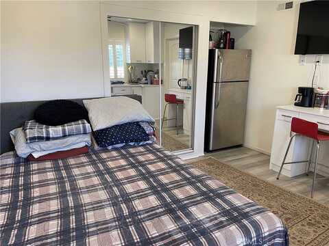 20619 Cohasset Street, Winnetka, CA 91306