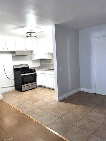 2876 La Salle Avenue, Costa Mesa, CA 92626