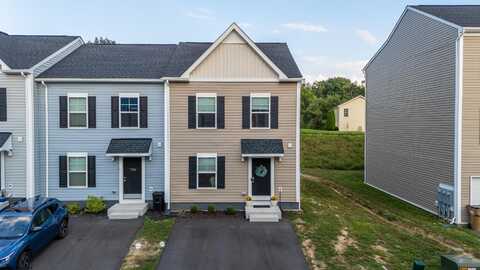 724 Mulligan Court, Maidsville, WV 26541