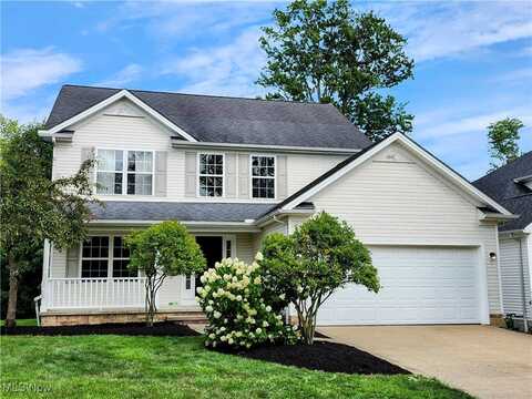 814 Lost Pond, Chardon, OH 44024