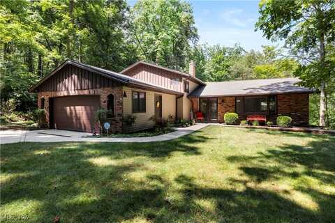 8081 Amber Lane, Brecksville, OH 44141