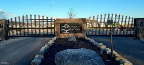 2425 N Peachtree Lane, Port Clinton, OH 43452