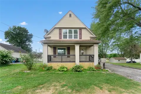 124 Rebecca Avenue, Hubbard, OH 44425