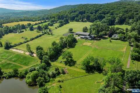 23 Spring Hill Road, Franklin, NJ 08801