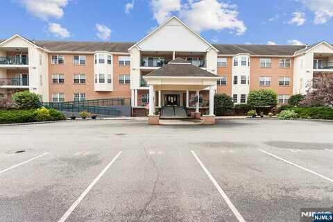401 Dercole Court 114, Norwood, NJ 07648