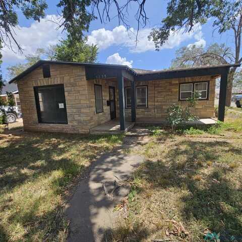 1335 S Avenue F Avenue, Portales, NM 88130