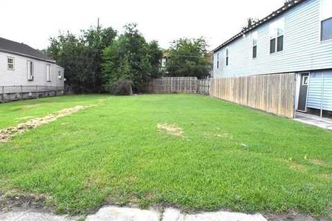 3213 DELACHAISE Street, New Orleans, LA 70125