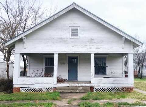906 Rogers Avenue, Pawhuska, OK 74056